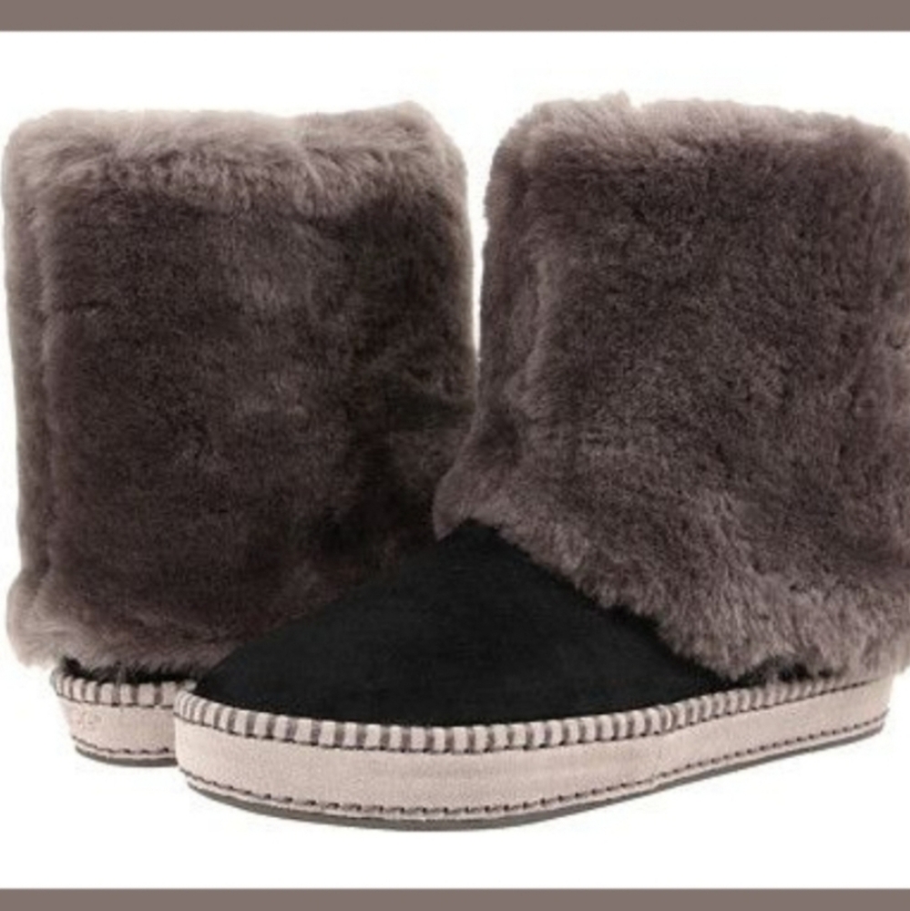 Ugg Kestrel Fur Moccasin Exposed Stitching Water Resistant Boot S/N 1007729 #189